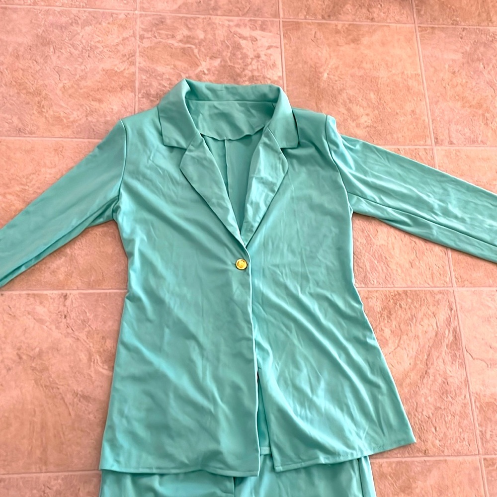 Casual pants suit